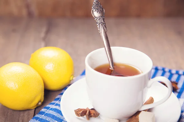 Tea with lemon — Stock Photo, Image