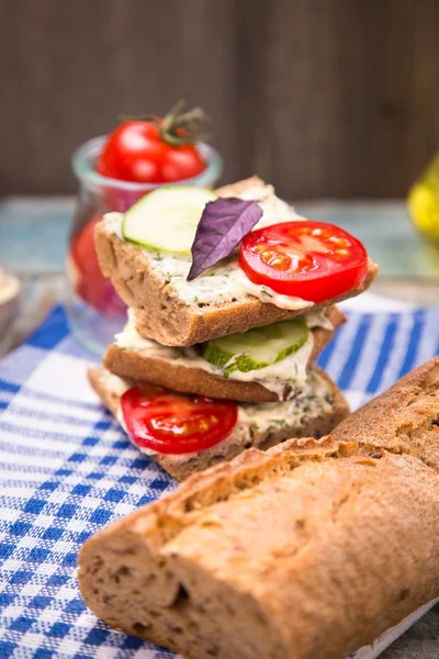 Sandwich con tomates — Foto de Stock