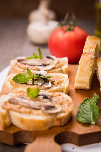 Pane con funghi — Foto Stock