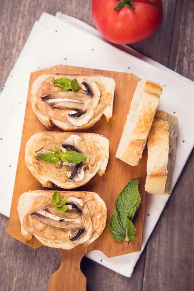 Pane con funghi — Foto Stock