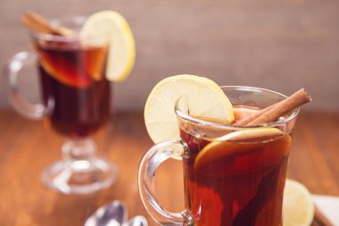 Limonlu sıcak grog
