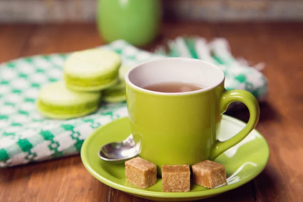 紅茶とマカロン — ストック写真