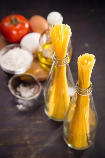 Špagety v láhvi — Stock fotografie