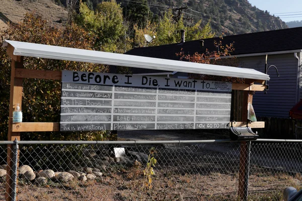 Idaho Springs Usa October 2020 Blackboard Sign Front Yard Asking — Stock Photo, Image