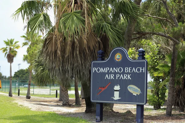 Señal de Parque Aéreo Playa Pompano — Foto de Stock