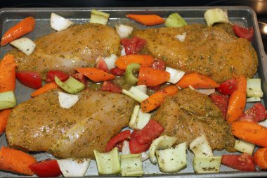 Tavuk ve sebze Bake için hazır