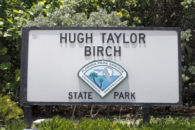 Hugh Taylor Birch State Park işareti