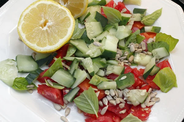 Zutaten für ein Quinoa-Rezept — Stockfoto