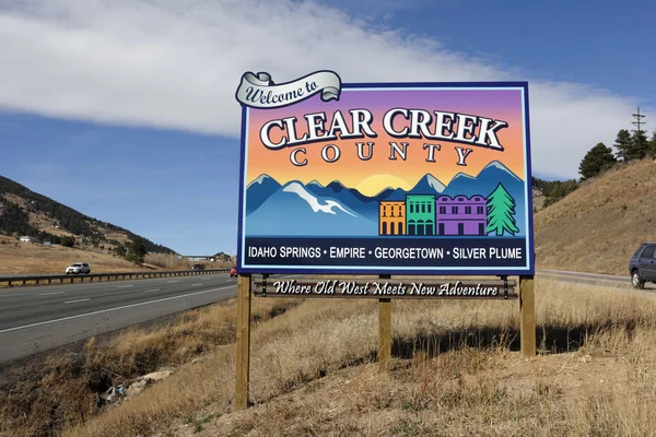 Kolorowy Clear Creek gminie znak — Zdjęcie stockowe