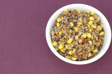 Sarı mısır ve kırmızı Quinoa tarifi