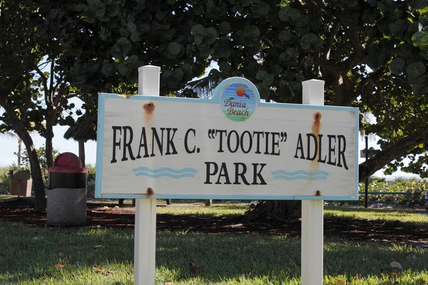 Dania Beach Frank C Tootie Adler Park Sign — Stock Photo, Image