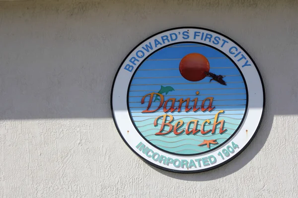 Broward 's First City Dania Beach Sign — стоковое фото