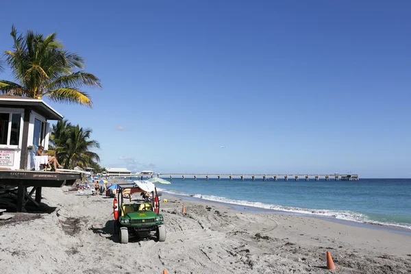 Rettungsschwimmturm am Strand von Dania — Stockfoto