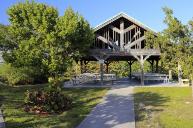 Marina Pavilion ile piknik masaları