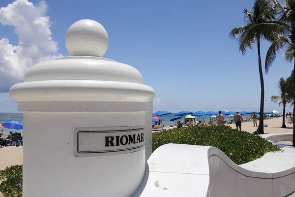 Entrance and Sign to Riomar Beach — Stock Photo, Image