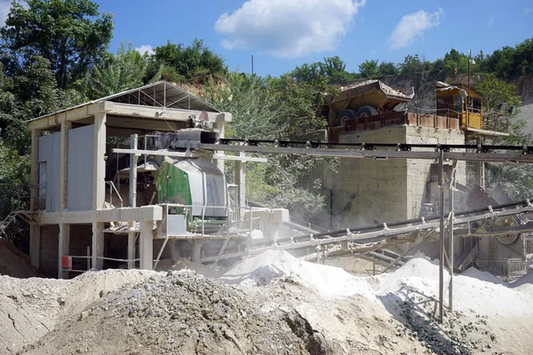 Damm i stenbrottet i Serbien — Stockfoto