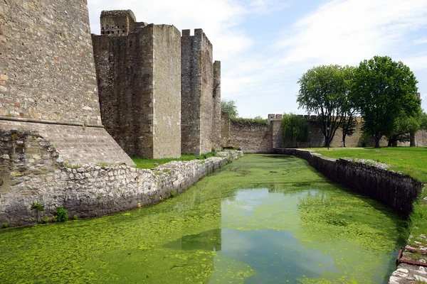 Ditch and wall — Stock Photo, Image