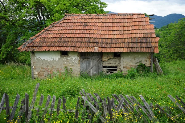 Bondgård i Serbien — Stockfoto