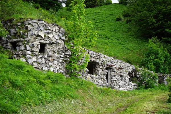 Alte Steinbaracke — Stockfoto