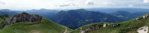 Vue de Crna Prst dans les Alpes slovènes — Photo