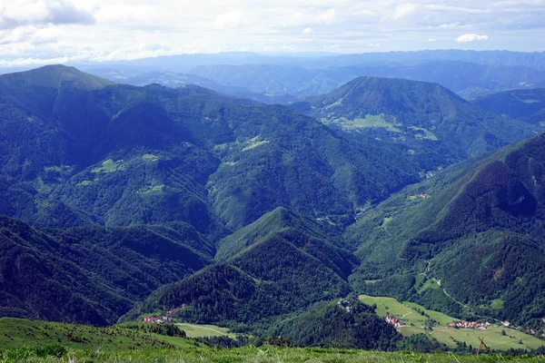 Vista desde Crna Prst en los Alpes eslovenos — Foto de Stock