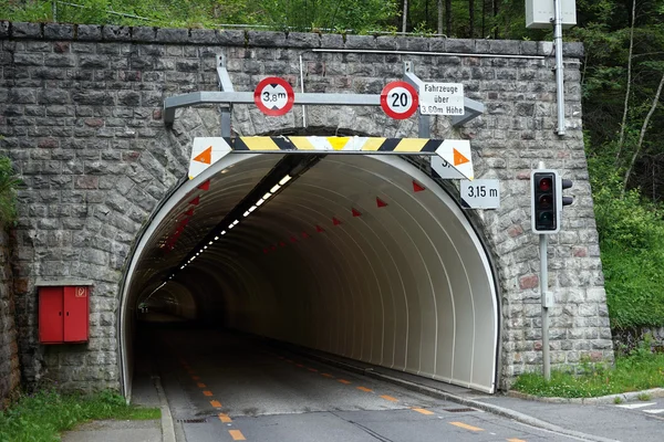 Entrada de túnel largo — Foto de Stock
