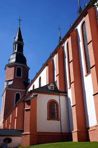 Церква з рожевими стінами — стокове фото