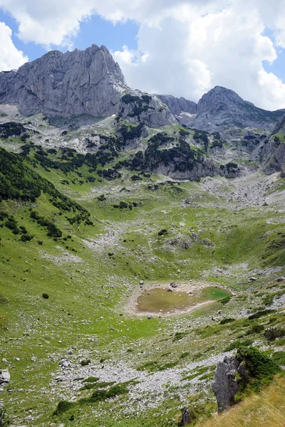 Malé jezero — Stock fotografie