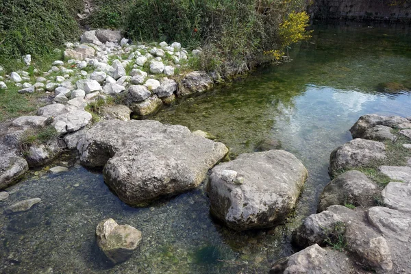 Pedras e água — Fotografia de Stock