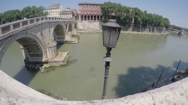 로마에서 Tiber 강에 제방 — 비디오
