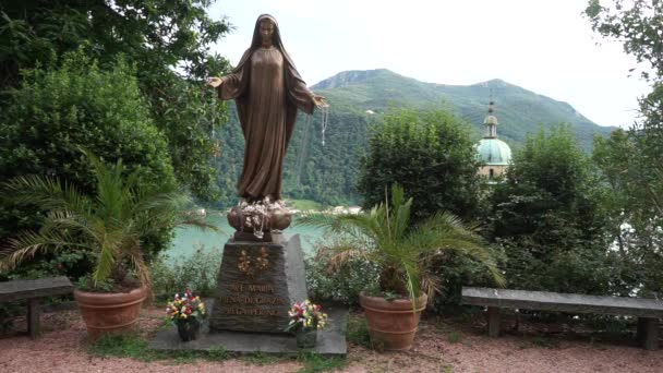Virgin Maria heykel — Stok video