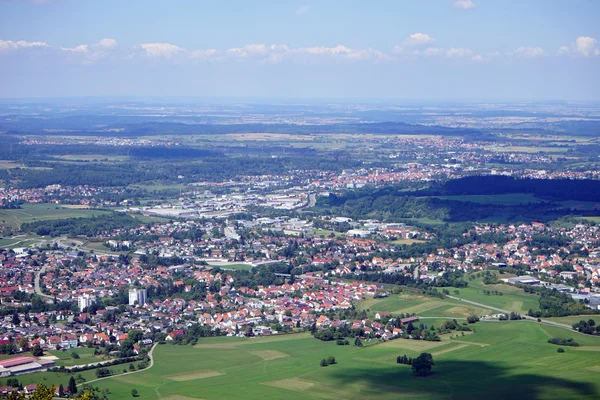 Città e valle — Foto Stock