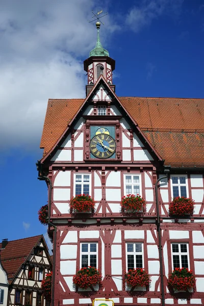 Rathause z zegarem na Marktplatz — Zdjęcie stockowe