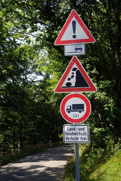 Albsteif yol işaretleri — Stok fotoğraf