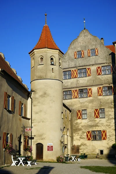 Ofe nádvoří zámku Schloss Harburg — Stock fotografie