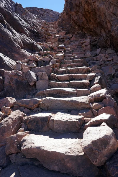 Marches en pierre sur le sommet du mont Sinaï, Egypte — Photo