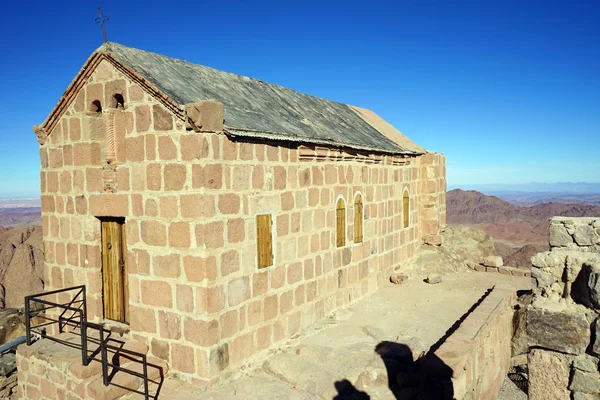 Small church on the top of mount Sinai in Egypt — Stock Photo, Image