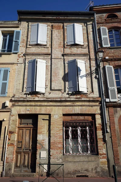 Huis op de straat — Stockfoto