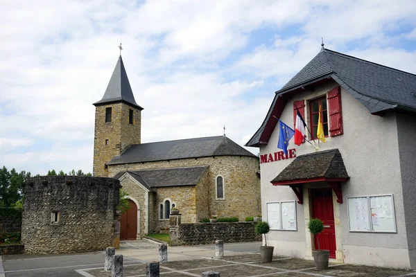 Mairie y la vieja iglesia —  Fotos de Stock