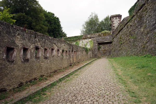 Straße und Festung — Stockfoto