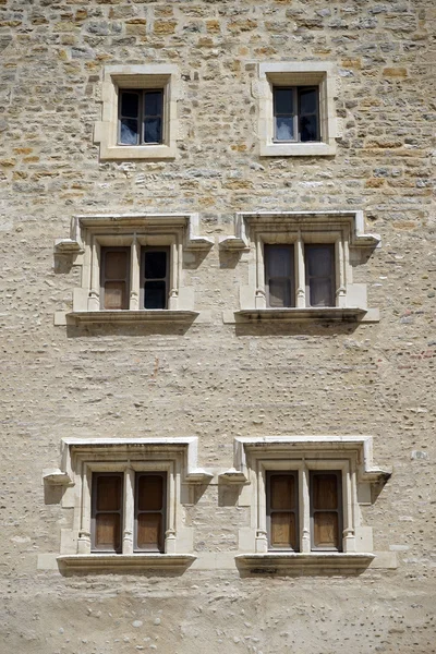 Muur en ramen — Stockfoto