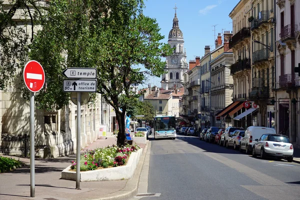 Cathedrale Notre-Dame-de-l 'Annonciation y calle — Foto de Stock