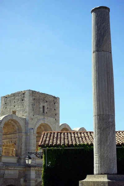 Columna de mármol en Arles —  Fotos de Stock