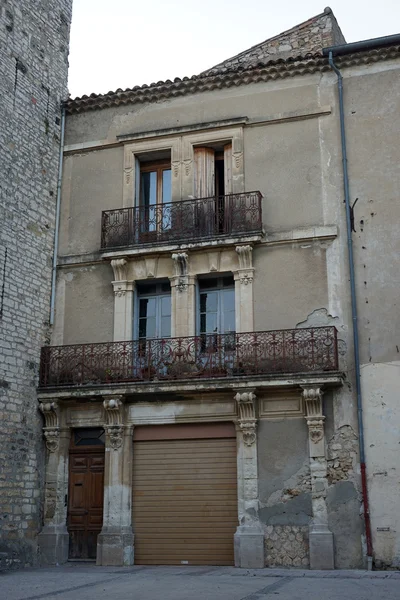 Casa de pedra velha na rua — Fotografia de Stock