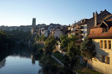 Eski şehir ve nehir Saane