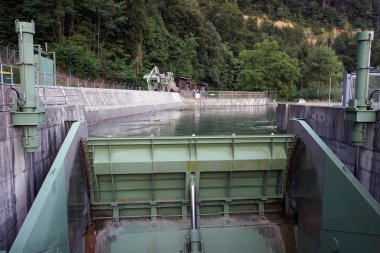 Nehirde sefa Barajı