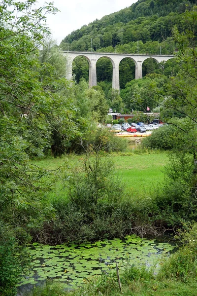 Eisenbahnbrücke bei st-ursanne — Stockfoto