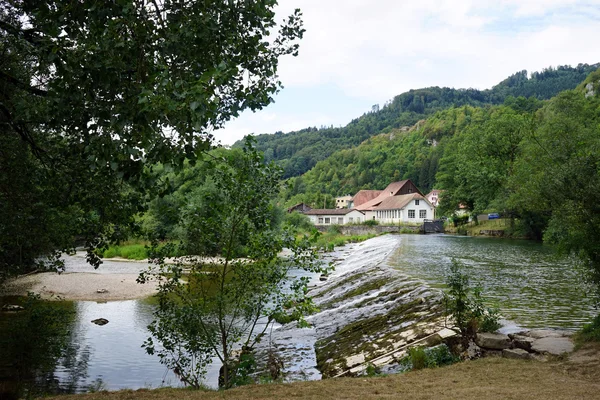 Barrage sur la rivière — Photo