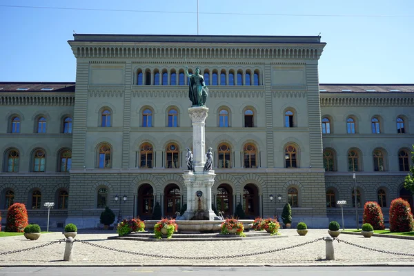 Bernabrunnen szökőkút Parlament közelében — Stock Fotó