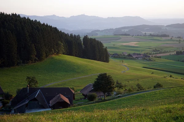 스위스에서 산에서 농촌 지역 — 스톡 사진